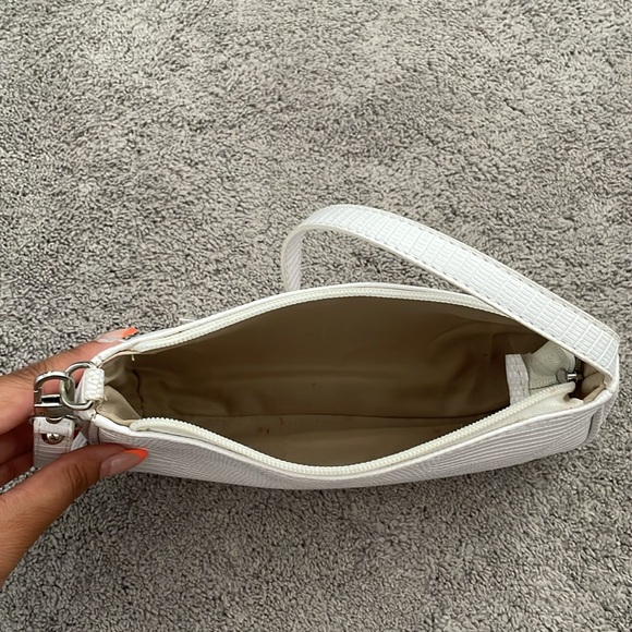 SHEIN white snake skin handbag 🐍 - Picture 2 of 2